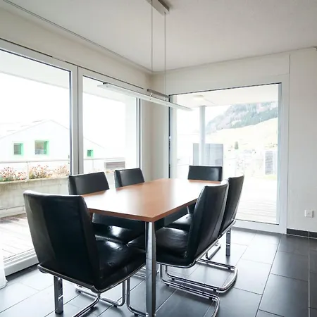 Haus Gmuer Obergeschoss - Mit Gemeinschaftsbereichen Ubytování v soukromí