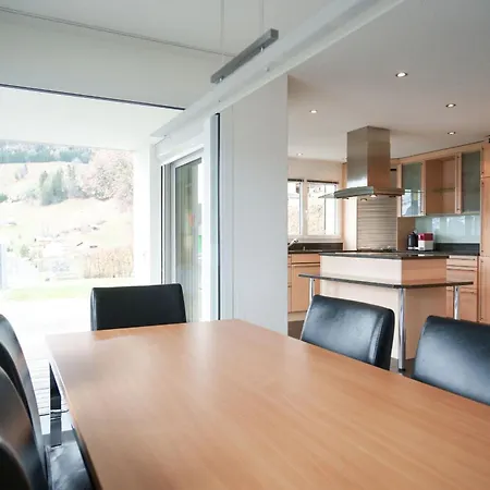 Haus Gmuer Obergeschoss - Mit Gemeinschaftsbereichen Ubytování v soukromí *