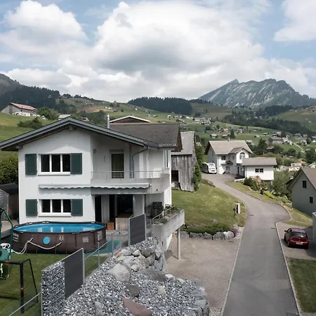 Homestay Haus Gmuer Obergeschoss - Mit Gemeinschaftsbereichen *