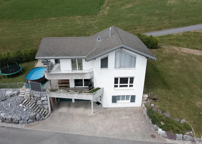 Homestay Haus Gmuer Obergeschoss - Mit Gemeinschaftsbereichen *