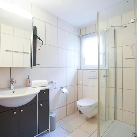 בית אירוח Haus Gmuer Obergeschoss - Mit Gemeinschaftsbereichen אמדן