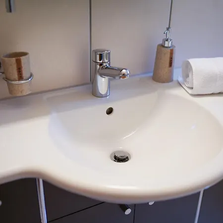 Haus Gmuer Obergeschoss - Mit Gemeinschaftsbereichen Homestay szállás Amden